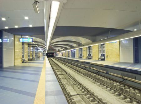 От днес метрото се движи от в новия участък от Сердика до Софийския университет